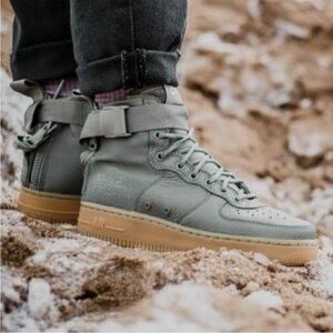 Nike Wmns SF Air Force 1 AF1 Mid Dark Stucco Army Green Sneakers Combat Boots